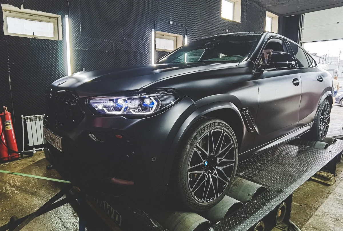 BMW X6 M на диностенде